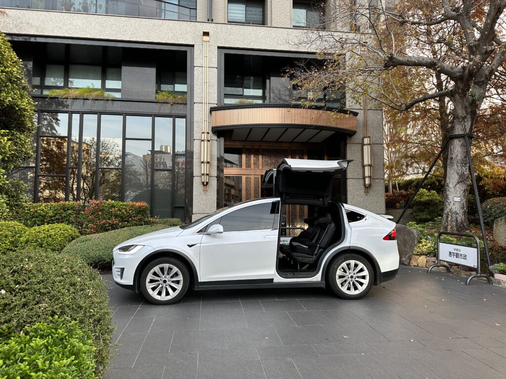 特斯拉機場接送
